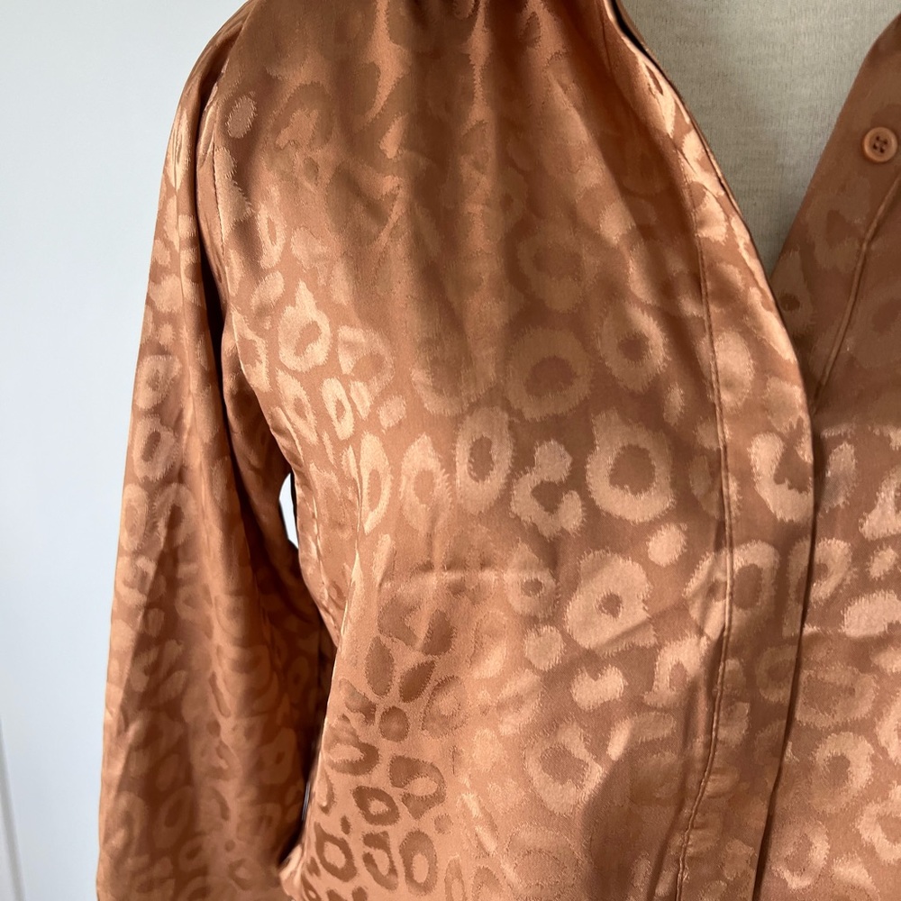 Copper leopard button down - Picture 3 of 4
